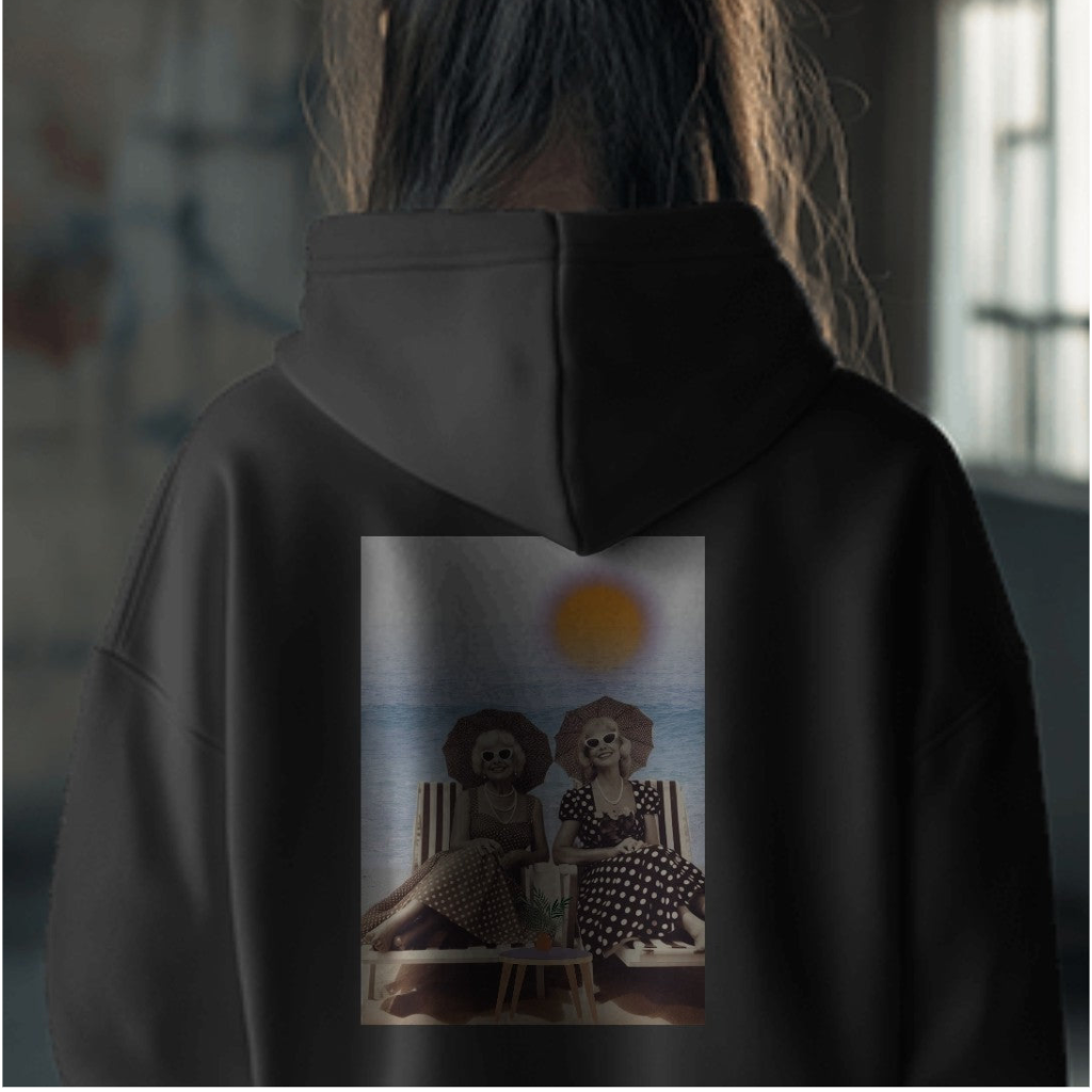 Hoodie "women on the beach" regular fit